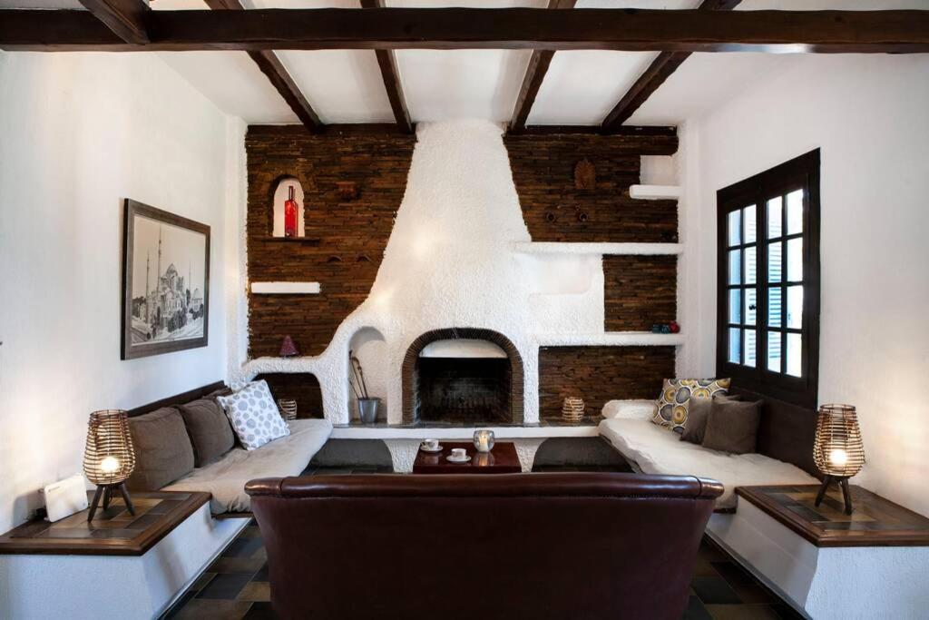 Villa Velissarios: Wonderful Villa Next To Beach Aegina Екстериор снимка